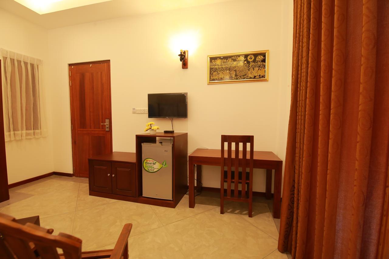Hikka Boutique Hotel Narigama Bagian luar foto