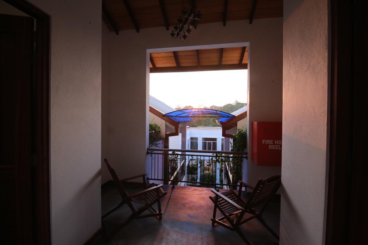 Hikka Boutique Hotel Narigama Bagian luar foto